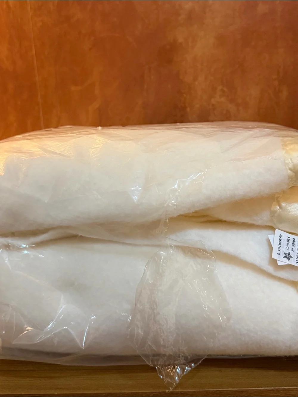 VTG St. Mary's Sun Valley Blanket Cream Queen King 102x90  USA Made Satin Trim